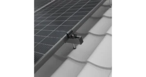 Tvirtinimo konstrukcijos komplektas skardos čerpių imitacijos stogui (bėginė konstrukcija)